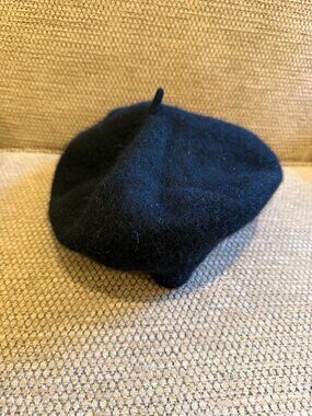 Classic Black Felt Beret French Style Minimal Chic Hat
